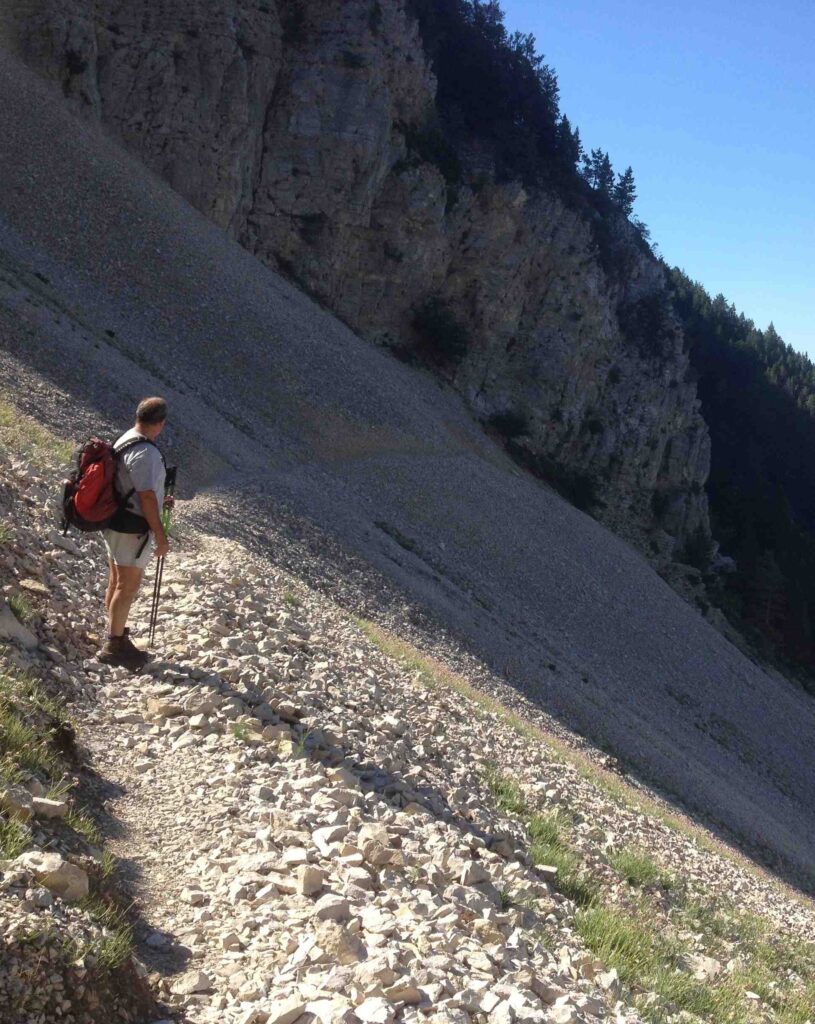 randonneur sur les pentes du Mont-Ventoux